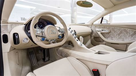 chiron habillé hermes interior.